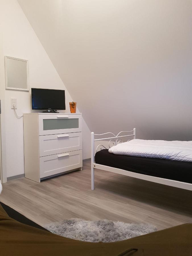 Neues-Ferienhaus-Am-Schoenen-Ferienpark-Twistesee-Naehe-Bad-Arolsen バート・アロルゼン エクステリア 写真